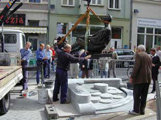 Zither Reinhold Brunnen, Halle - Bildhauer Wolfgang Dreysse